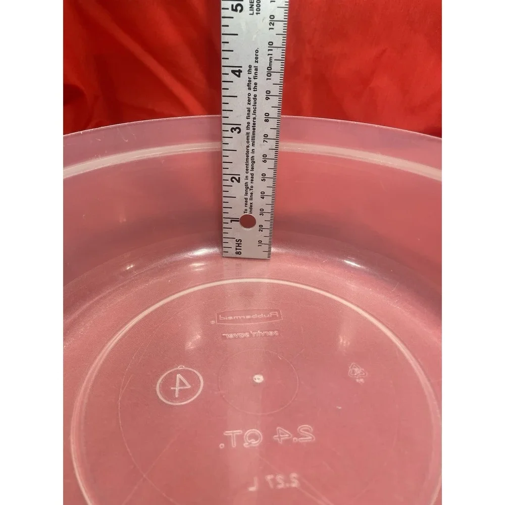 TWO Rubbermaid #4 Servin Saver Round 2.4 Qts Container Bowls w/Lids